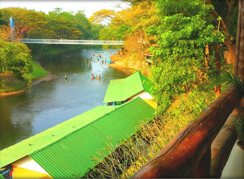 Suanphet Riverview Resort 61/71