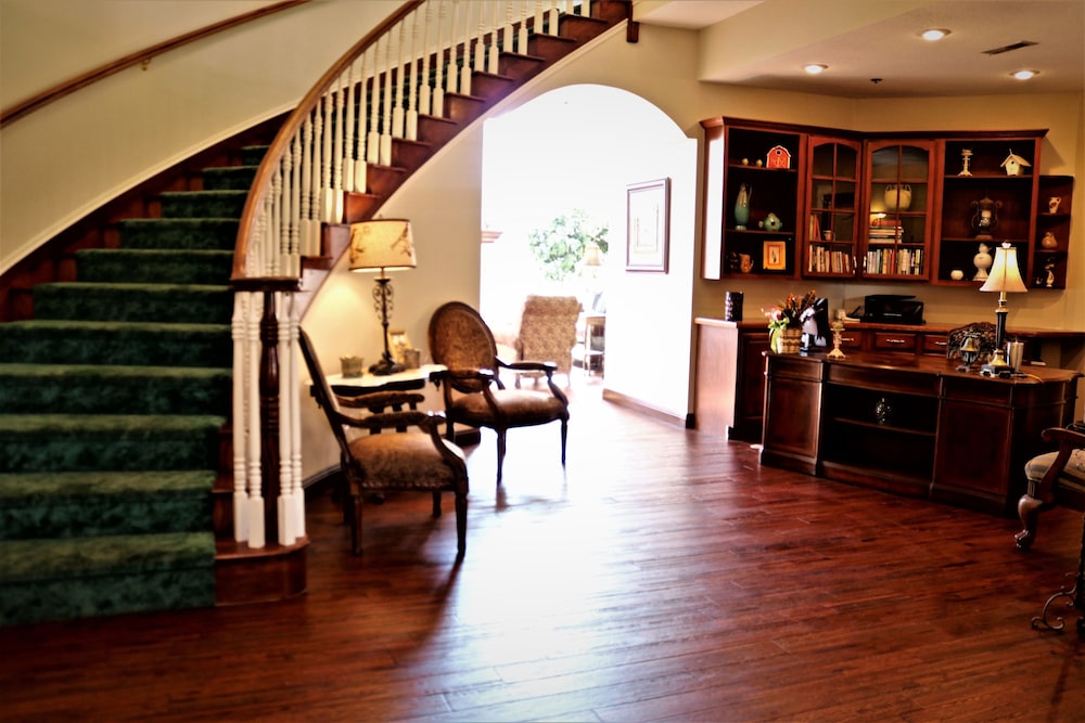 Bradford House Bed & Breakfast 36/54