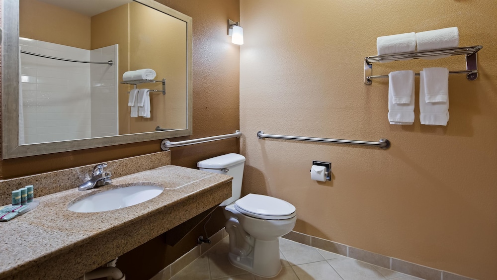 Best Western Granbury Inn & Suites 12/36