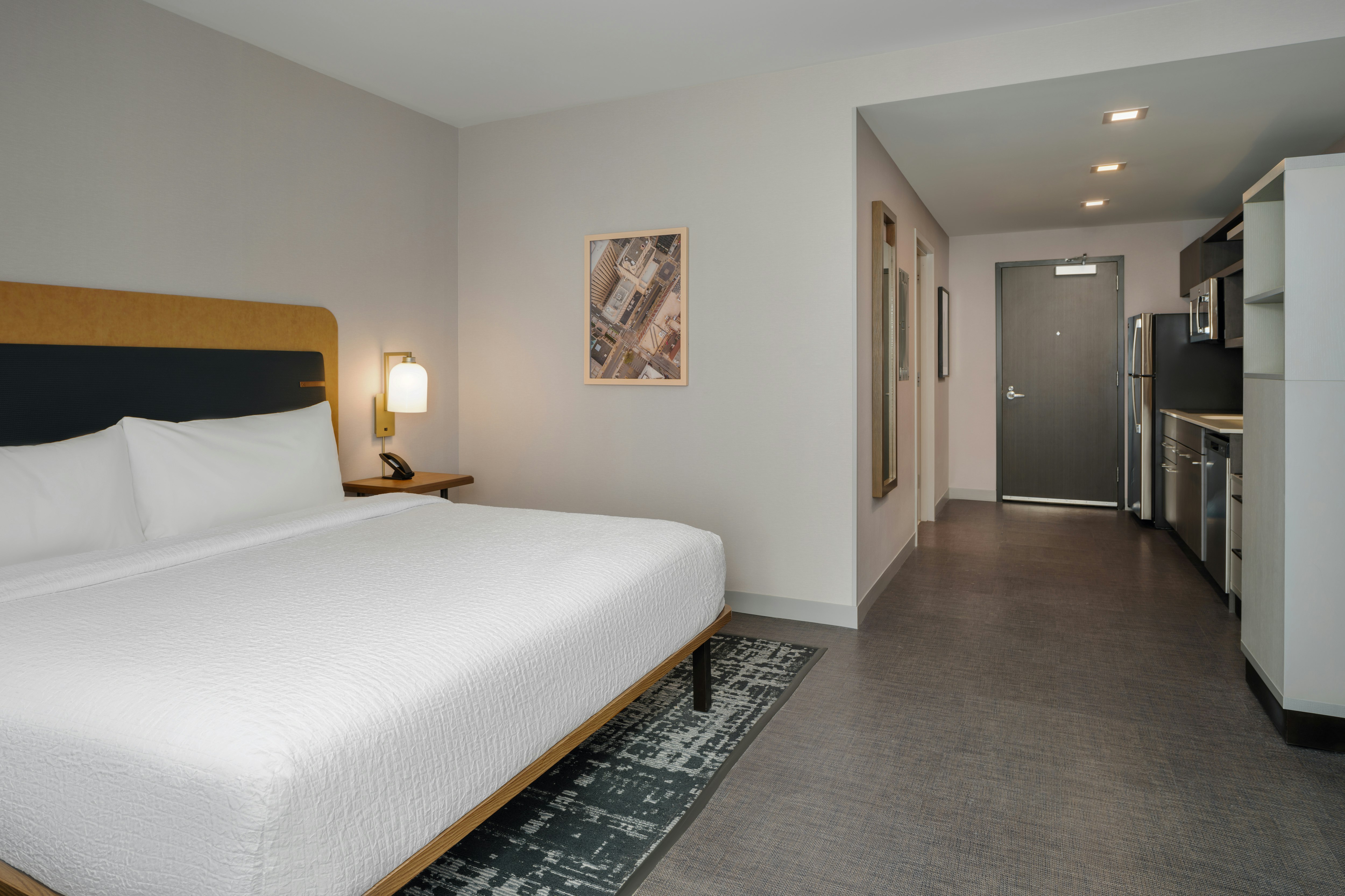 Efficiency, Suite, King Bed