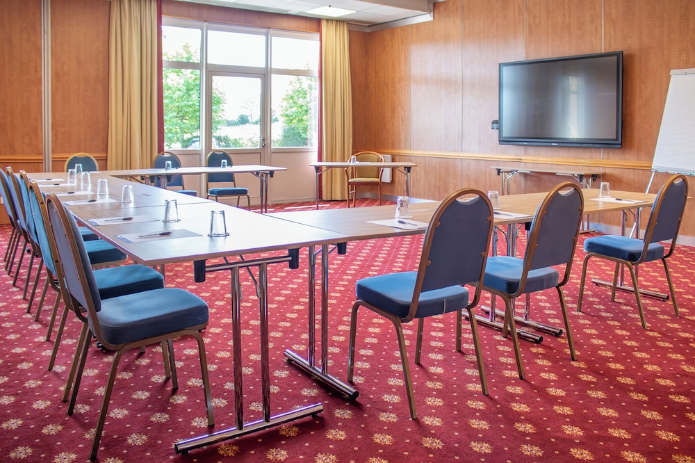 BRIT HOTEL NANTES VIGNEUX – L’ATLANTEL 34/49