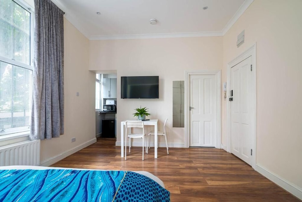 Camden Suites 14/19