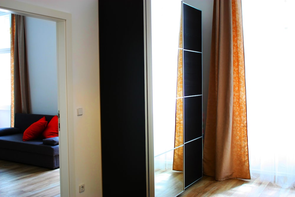 Govienna Luxury Oldtown Apartments 8/24
