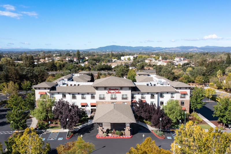 Hampton Inn & Suites Windsor - Sonoma Wine Country 37/40