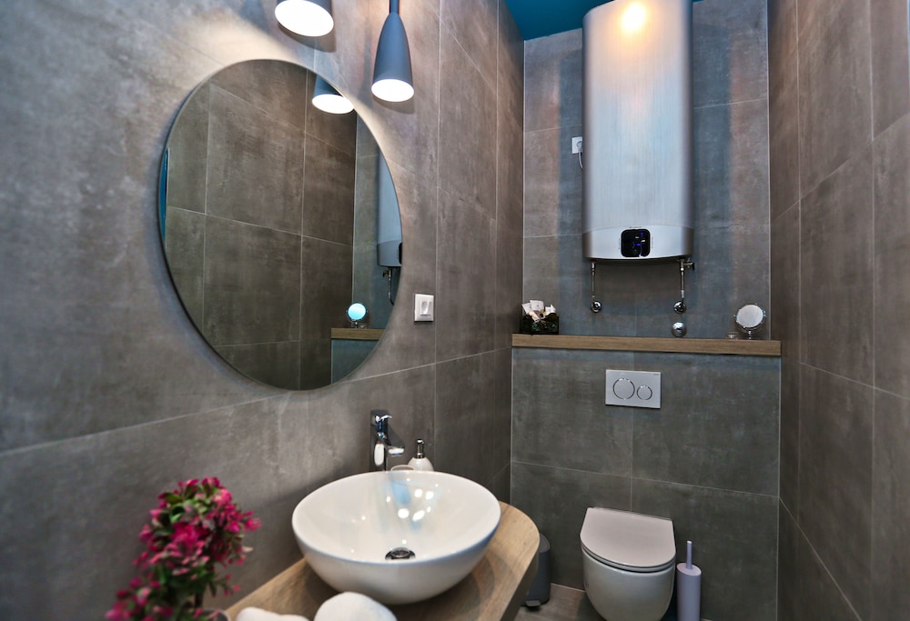 Riva Luxury Rooms 68/79