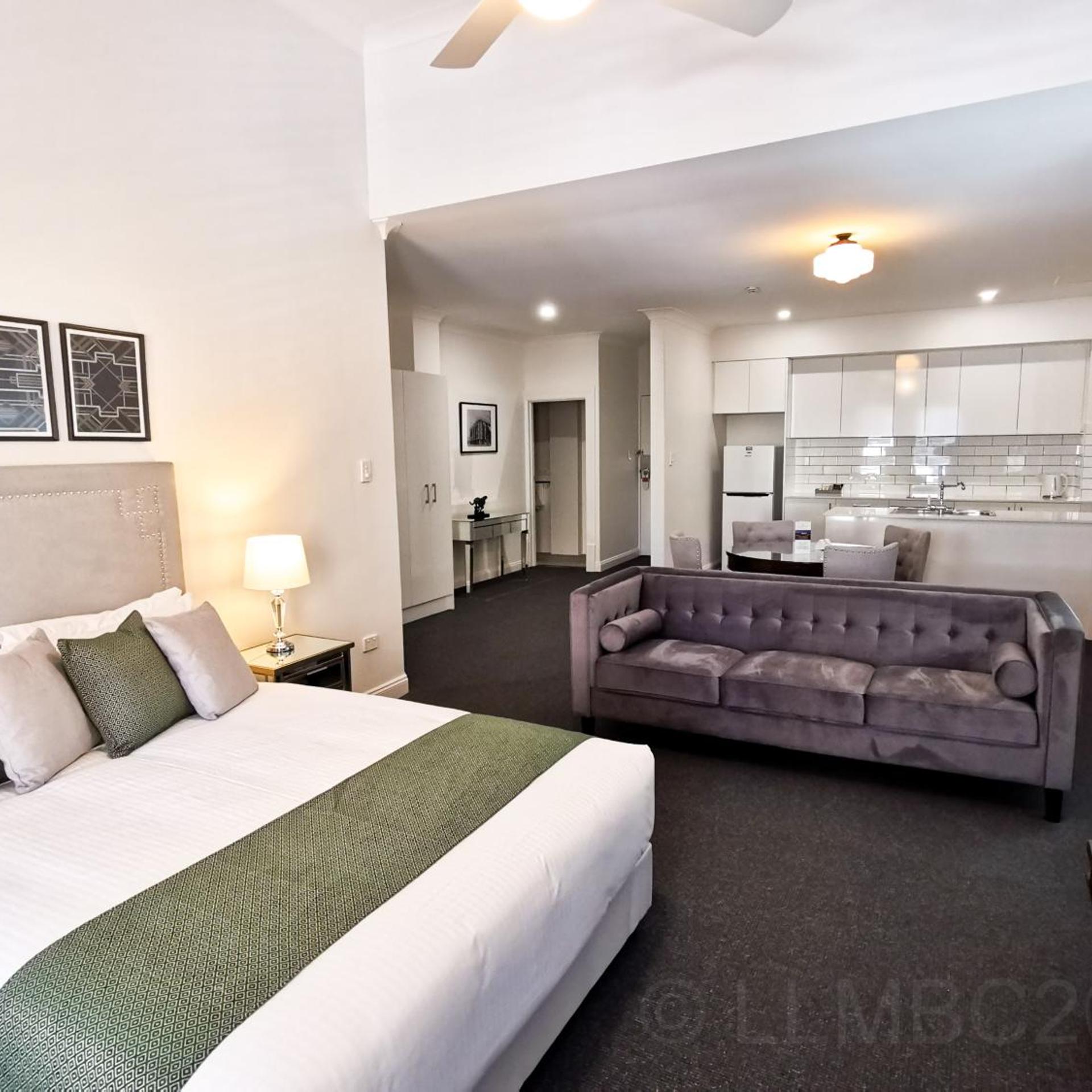 Studio, Apartment