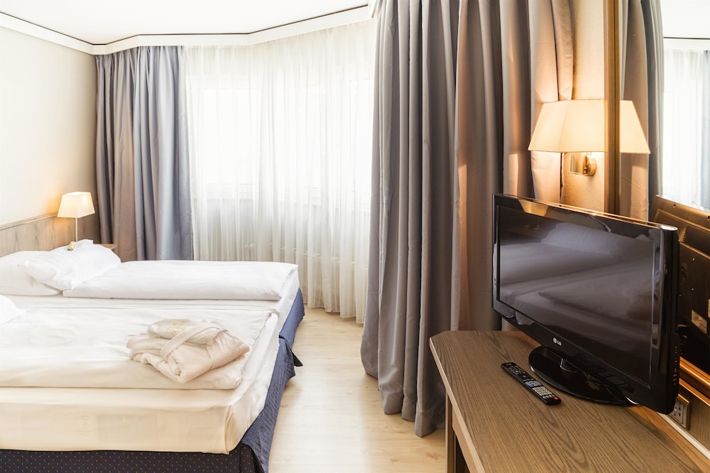 Radisson Hotel Dusseldorf City Center 20/65