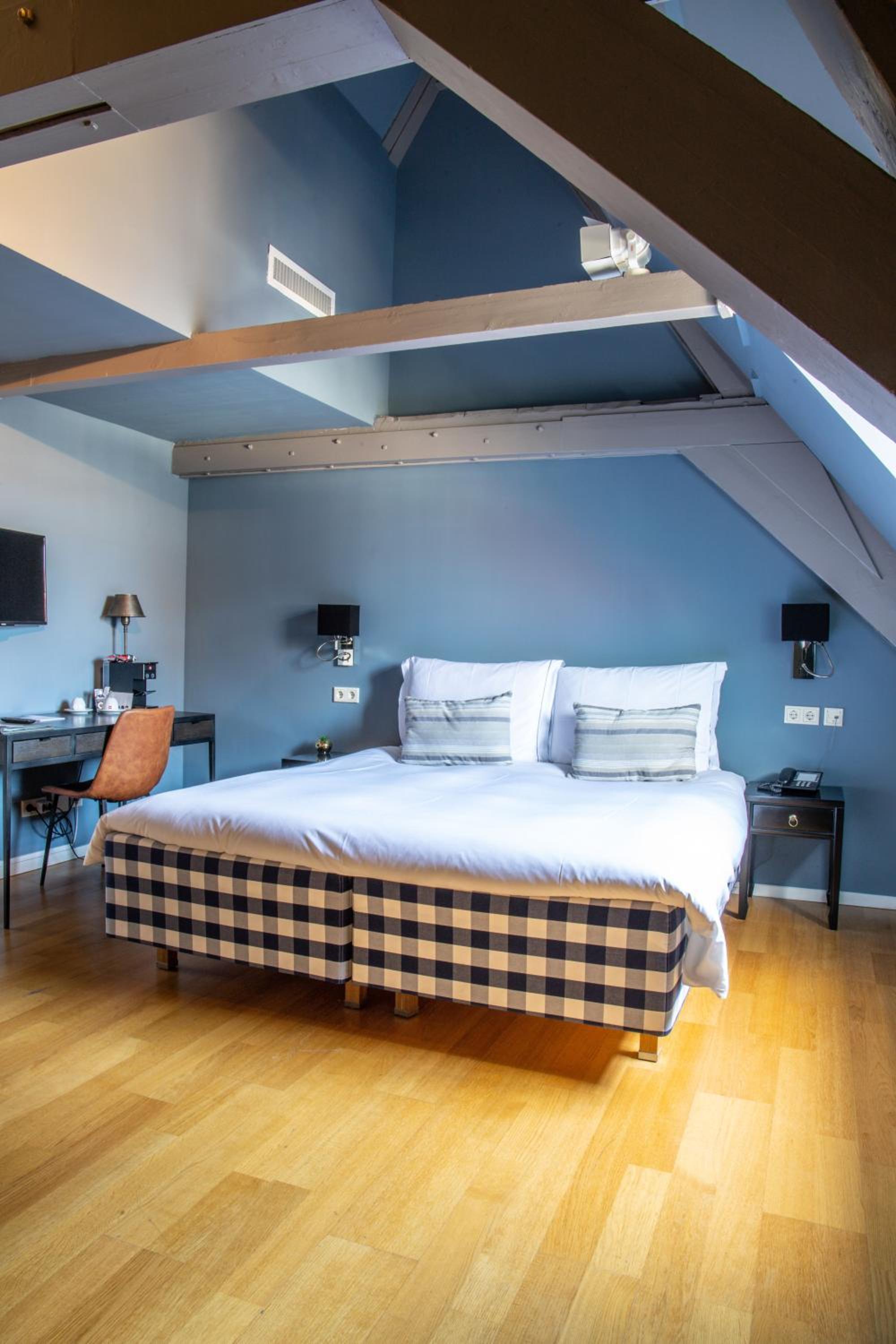 Hotel ML 9/50