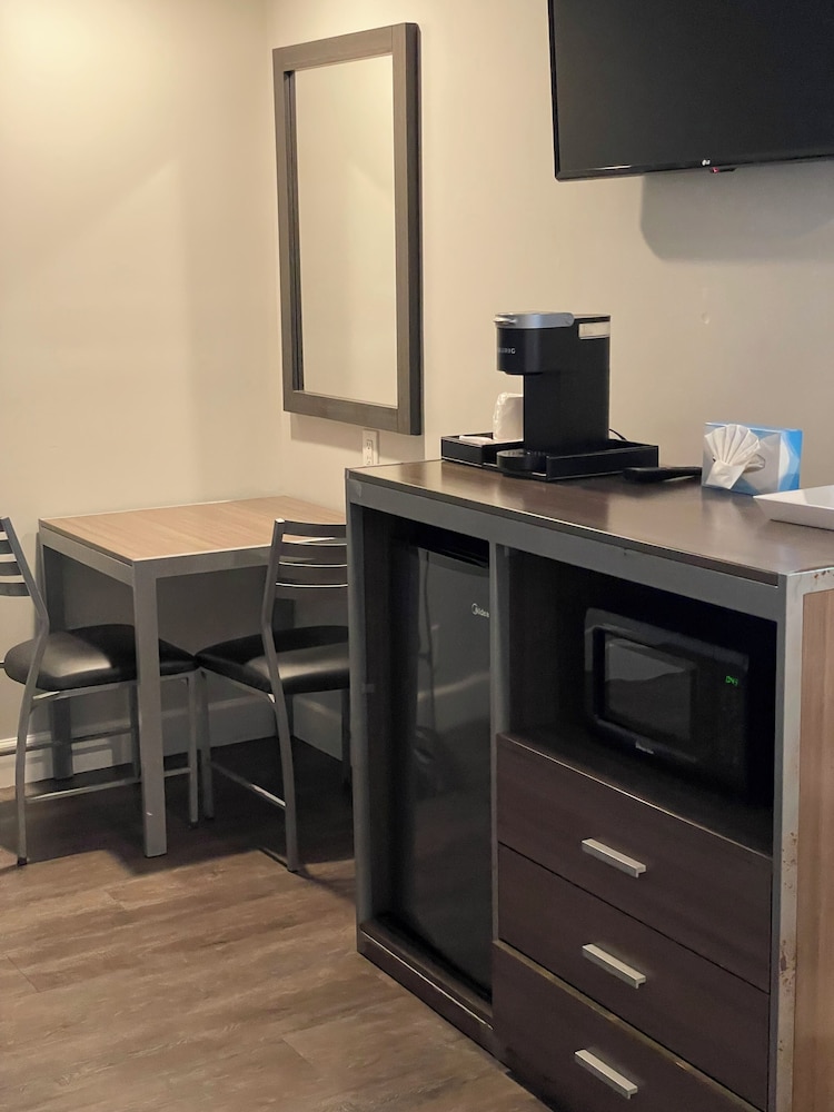 Stargazer Inn And Suites 50/66