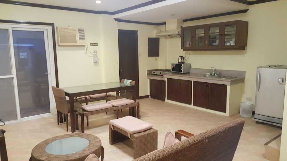 Sheridan Villas Boracay 23/25