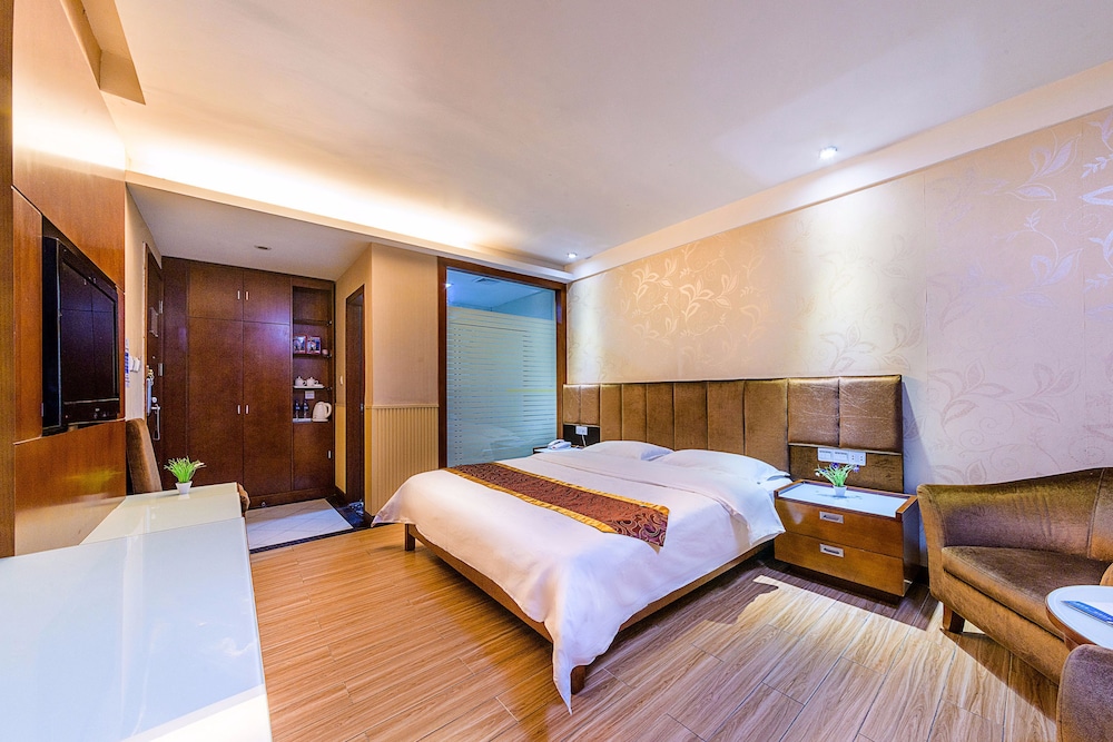 BUSINESS, SUITE, KING BED