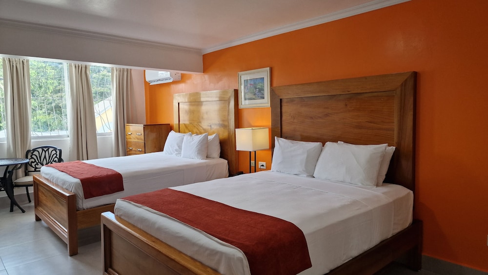 Pirate’s Inn Apartment Hotel 14/59