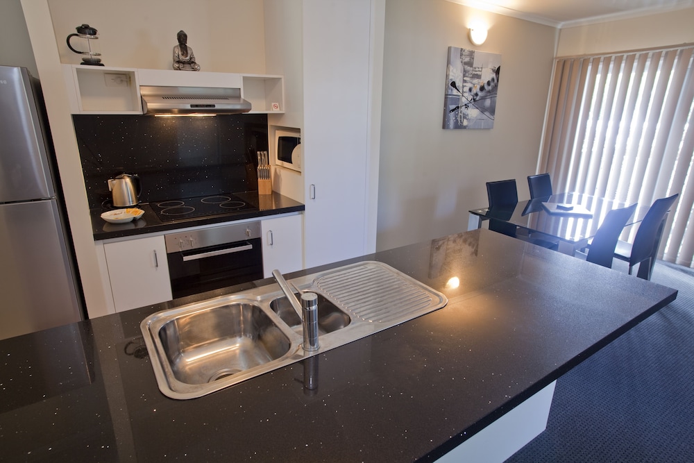 Marlin Cove Resort 54/72