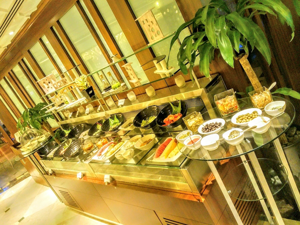 restaurant cafeteria