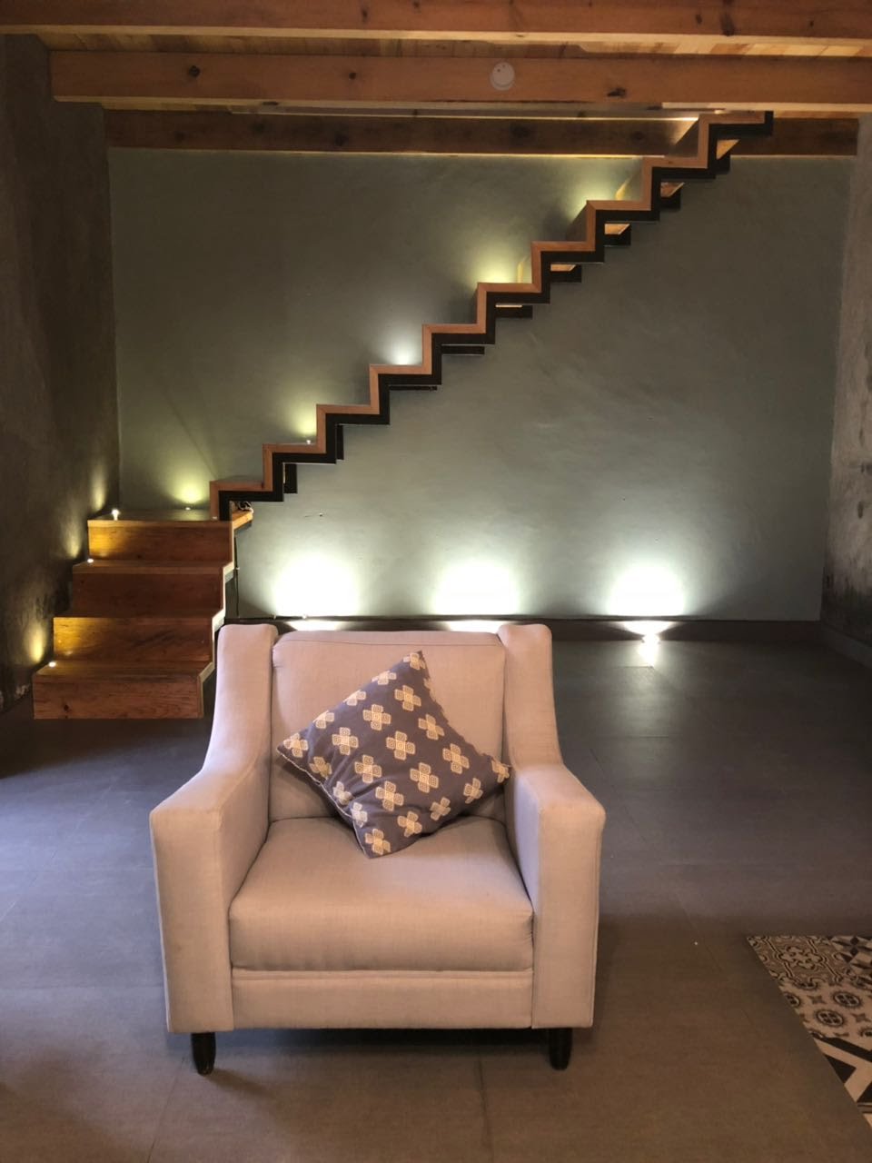 Helverica Hotel 46/54