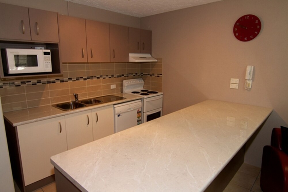 MERRIMA COURT HOLIDAY APARTMENTS 65/74