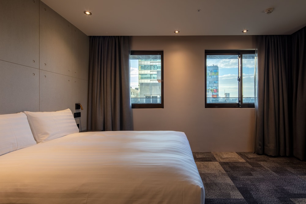 EXECUTIVE, DOUBLE BED, LOUNGE ACCESS