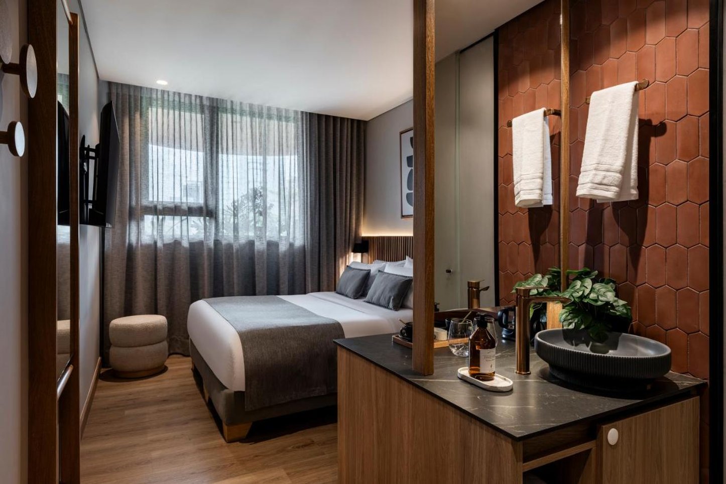 Heiss Hotel 45/46