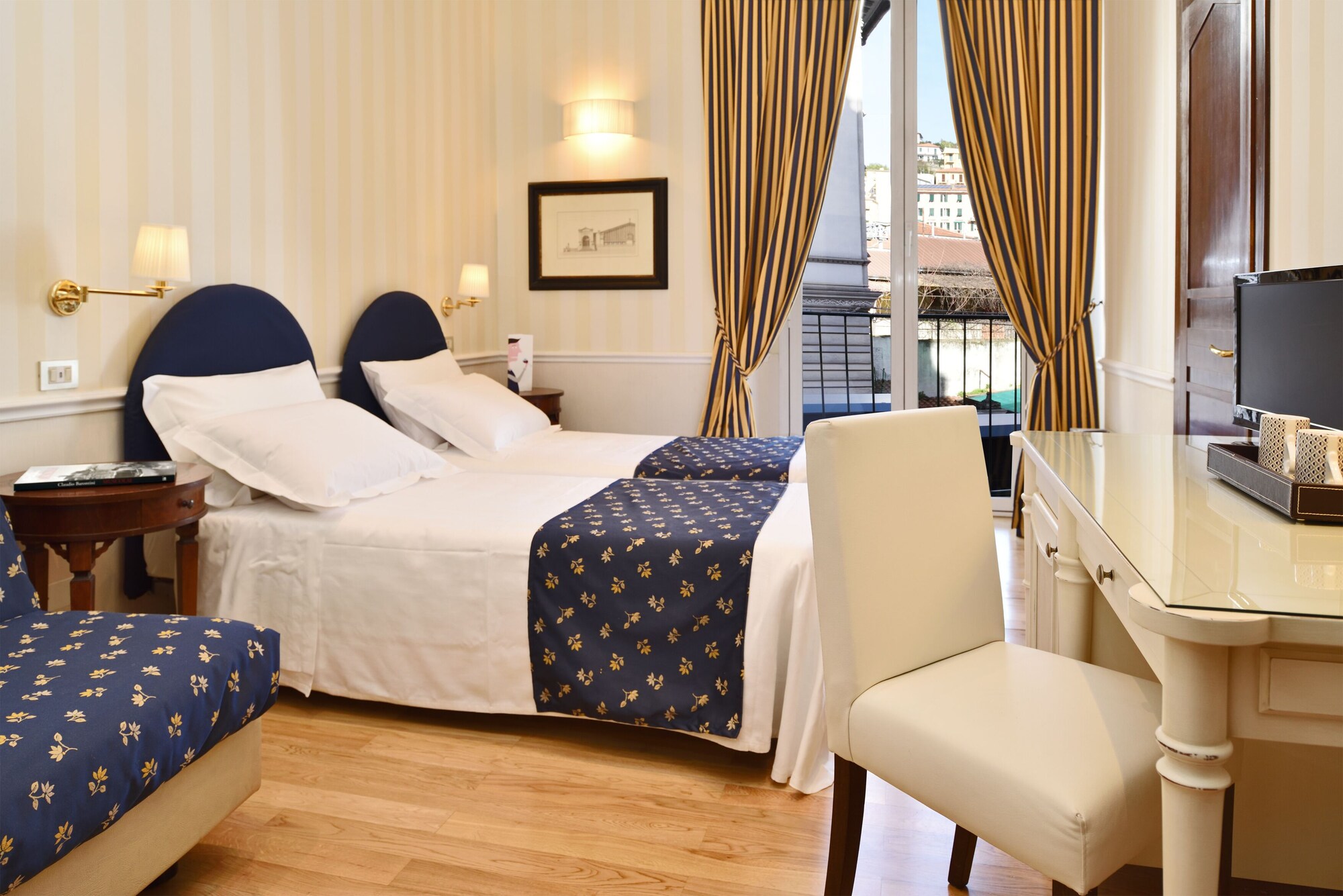 COMFORT, DOUBLE BED