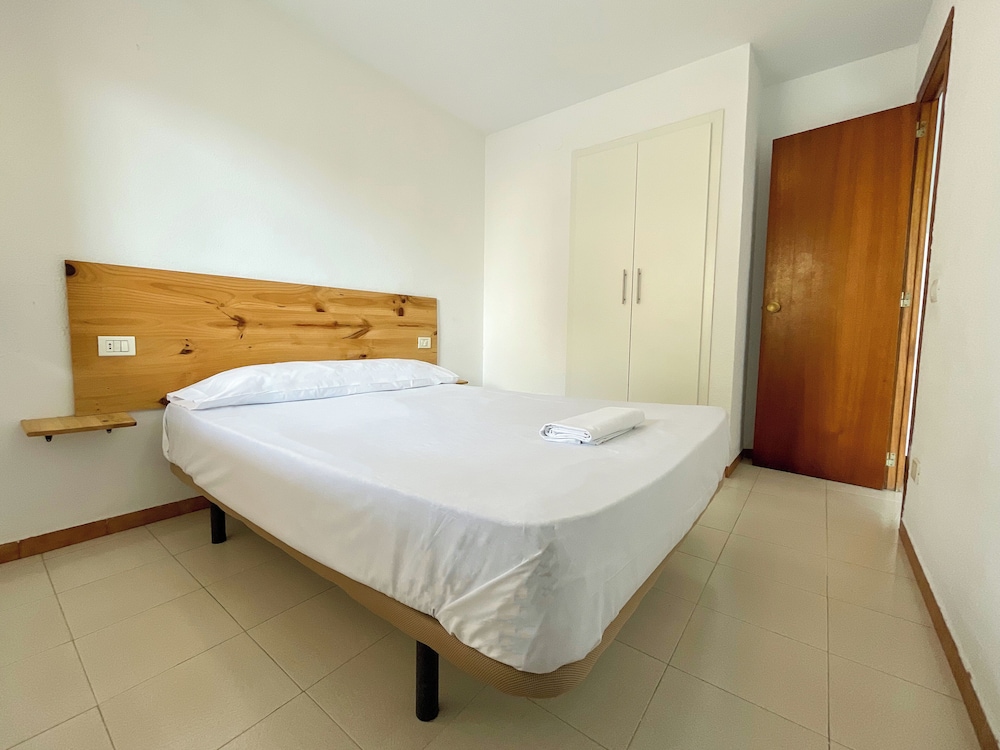 APARTAMENTOS BERNAT PIE DE PLAYA 3000 26/68