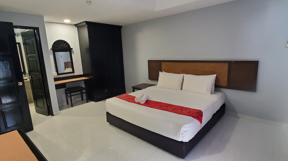 Leisure Cove Hotel Apartments 10/50