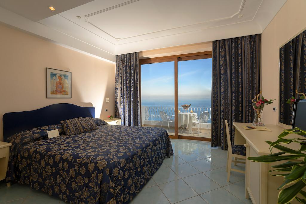 Deluxe, Double Bed, Sea Front