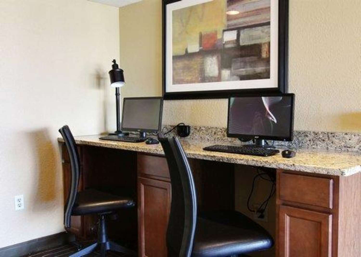 Quality Inn Thief River Falls, MN 21/23
