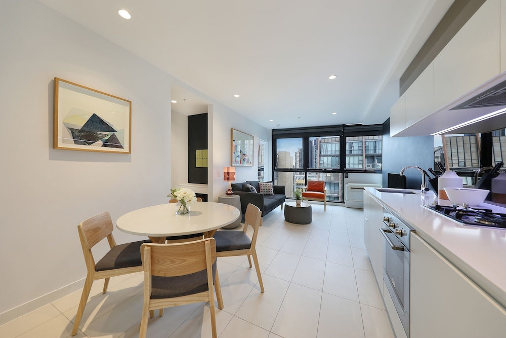 The Canvas Apartment Hotel 27/33