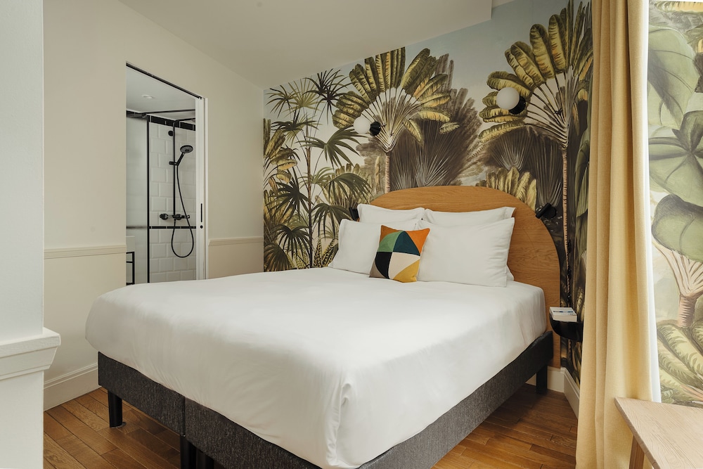 2 BEDROOMS, DELUXE, APARTMENT, WITH VIEW
