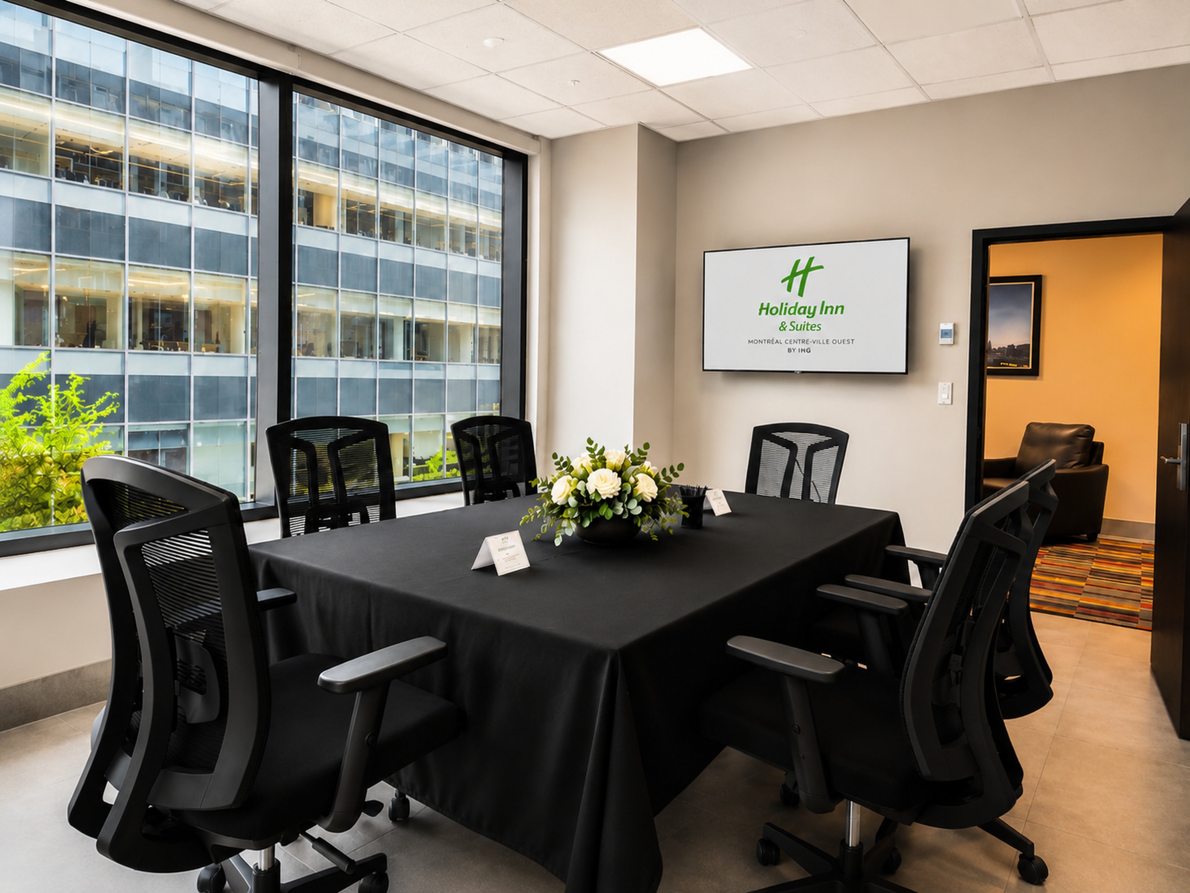 Holiday Inn Hotel Suites Montreal Centre Ville Ouest 70/78
