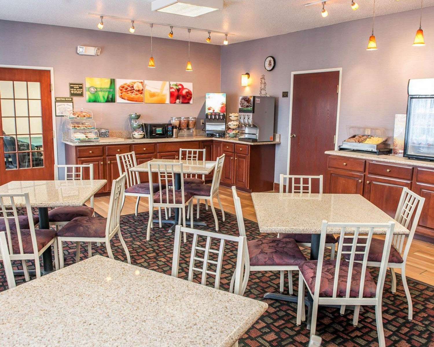 Quality Inn & Suites South Bend Airport 30/38