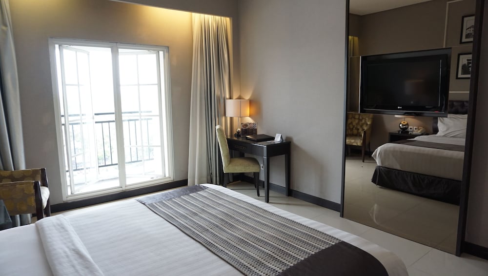 Mirah Hotel 28/65