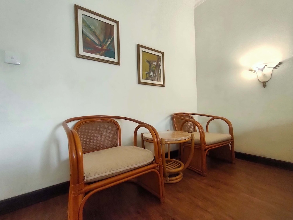 El Hotel Kartika Wijaya Batu 39/57