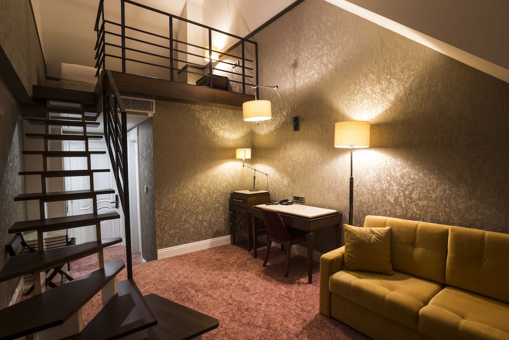 Mell Hotel 41/57