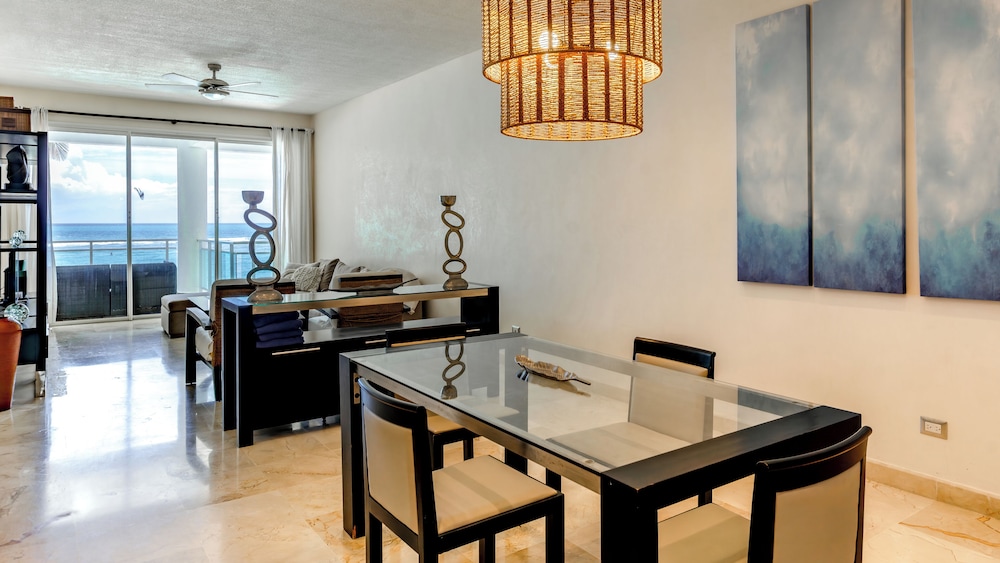 WATERMARK LUXURY OCEANFRONT ALL SUITE HOTEL 51/56