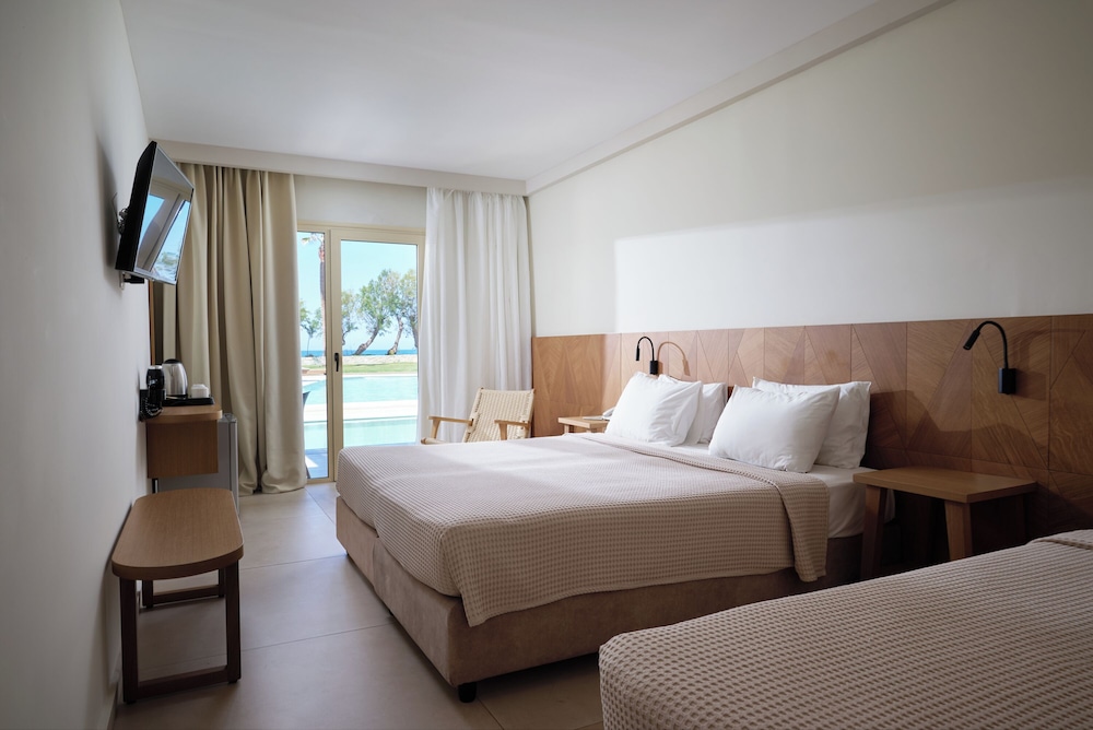 Swim Up, Superior, Double Bed, Sea View, Sofa