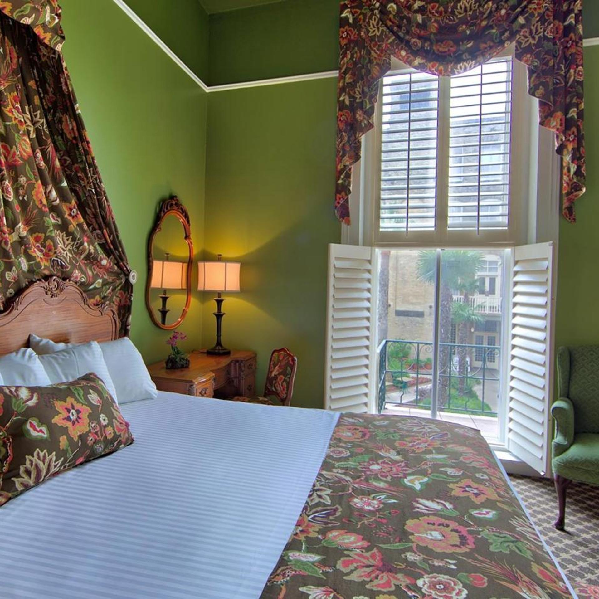 Suite, Balcony