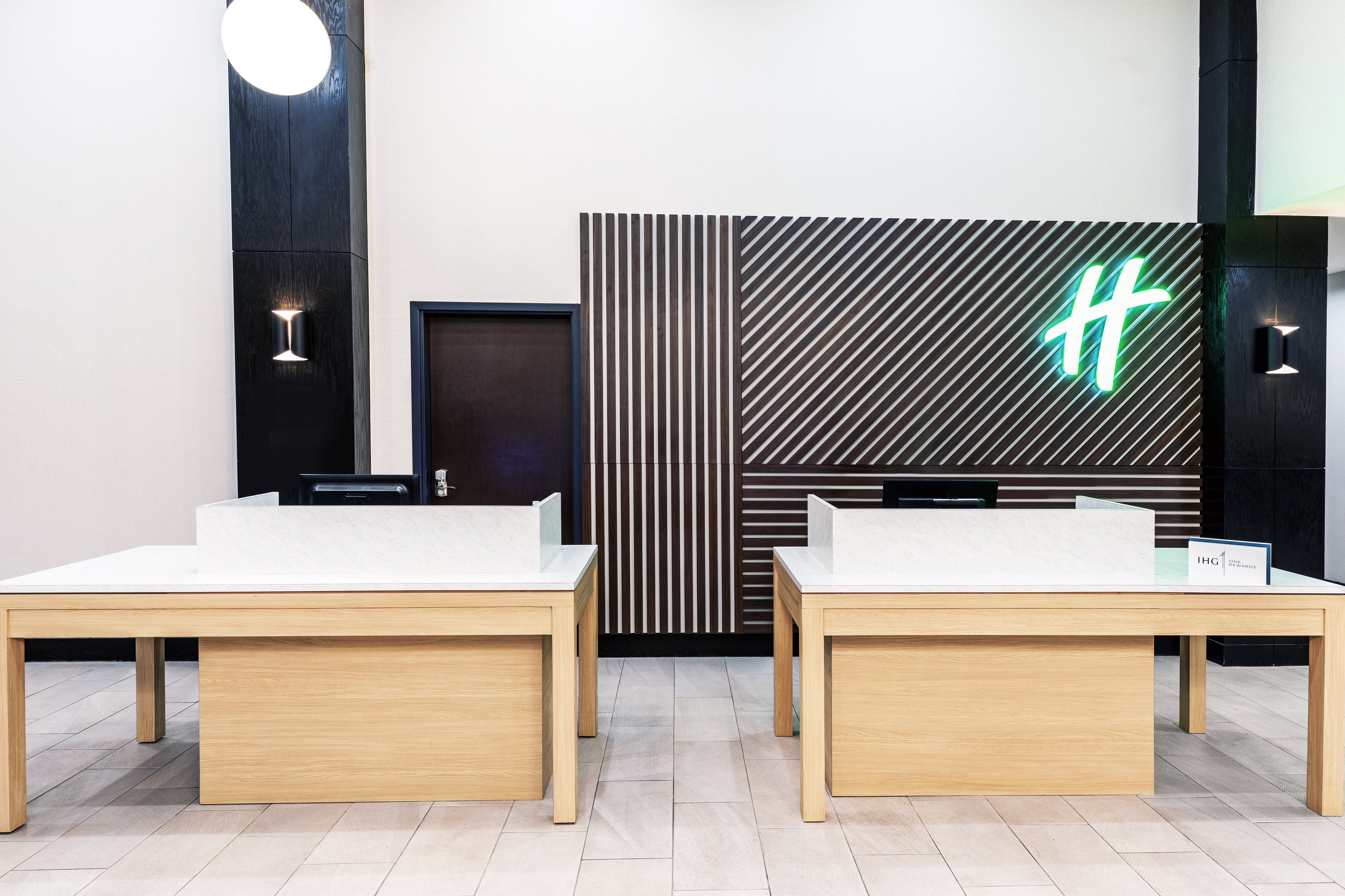 Holiday Inn Hotel & Suites Tulsa South 9/56