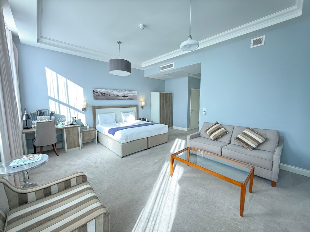 Yarrow Hotel 32/53