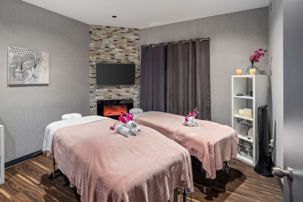 Home Inn and Suites Regina Airport 29/68