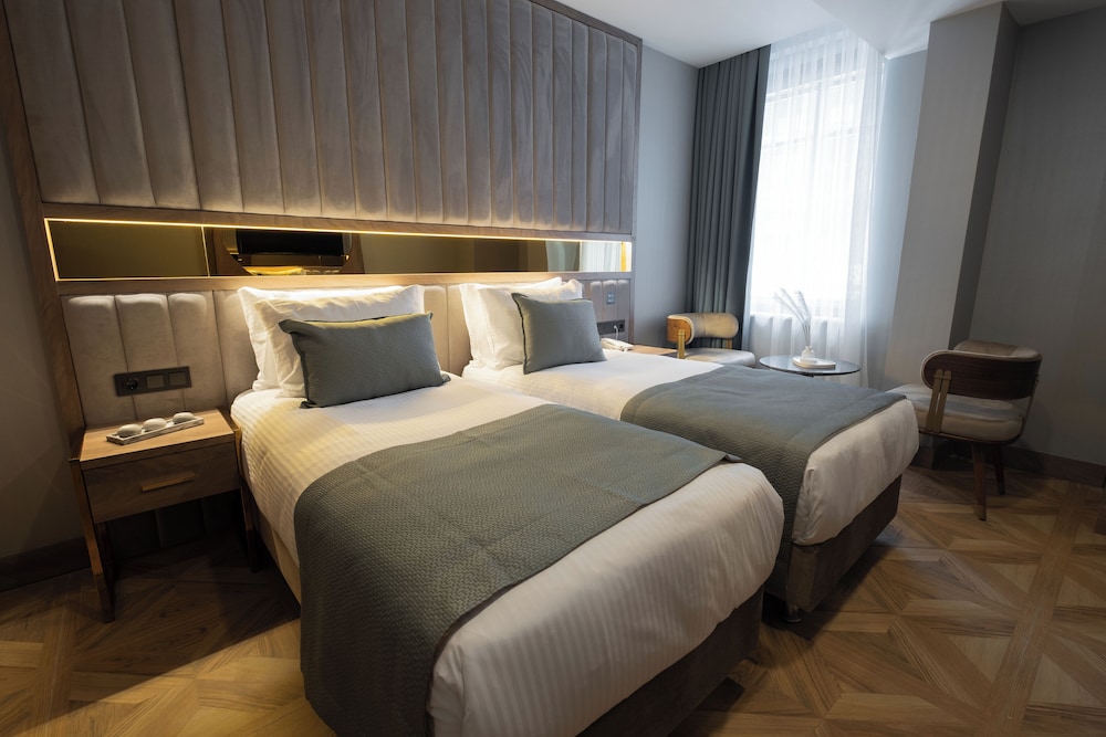 SUPERIOR, TWIN BEDS