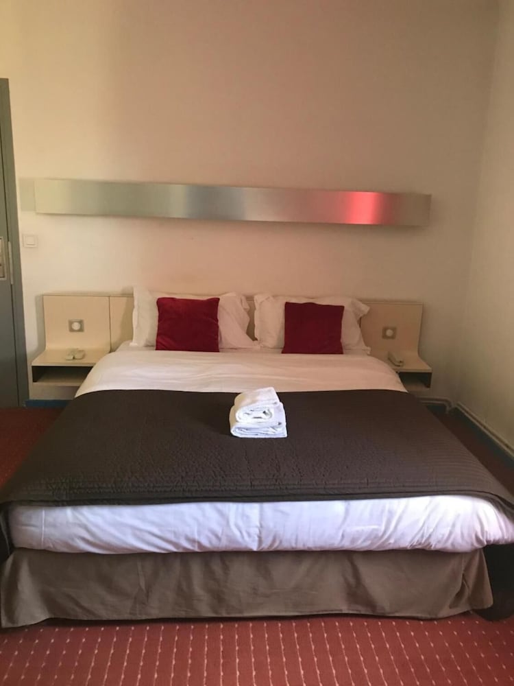 Hotel La Bastide D Entraigues Rest de L Autre Cote 28/70