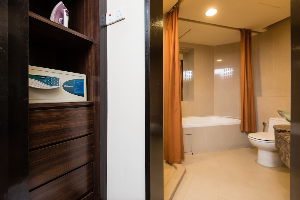 W Studio Resort Suites At Pyramid Tower 36/37