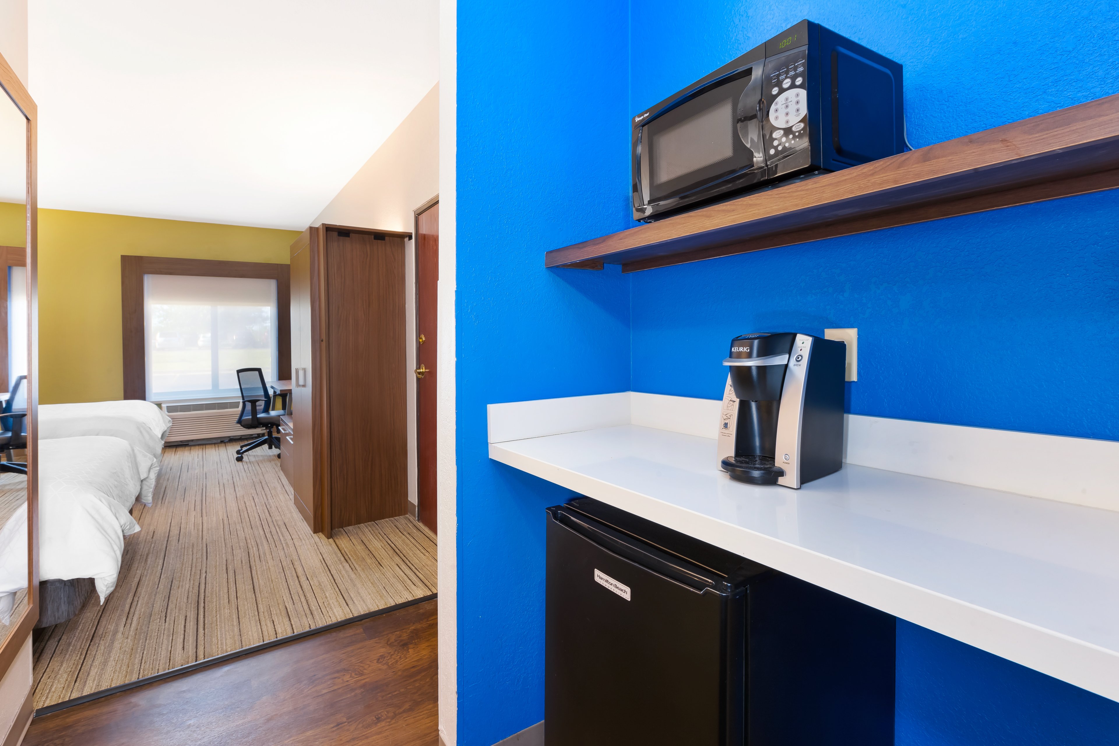 Holiday Inn Express Hotel And Suites Three Rivers 60/60