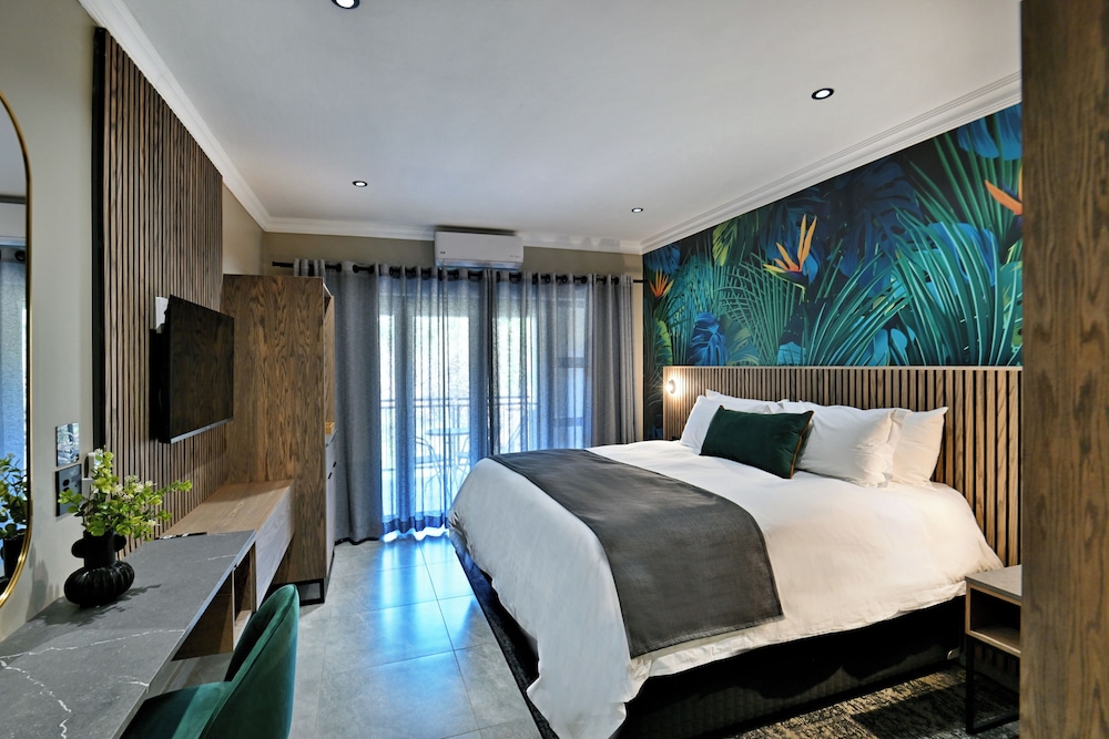 Premium, King Bed, Garden View