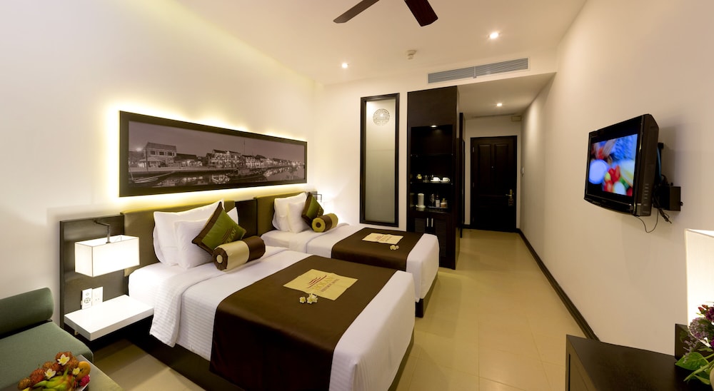 Hoi An Historic Hotel 10/70