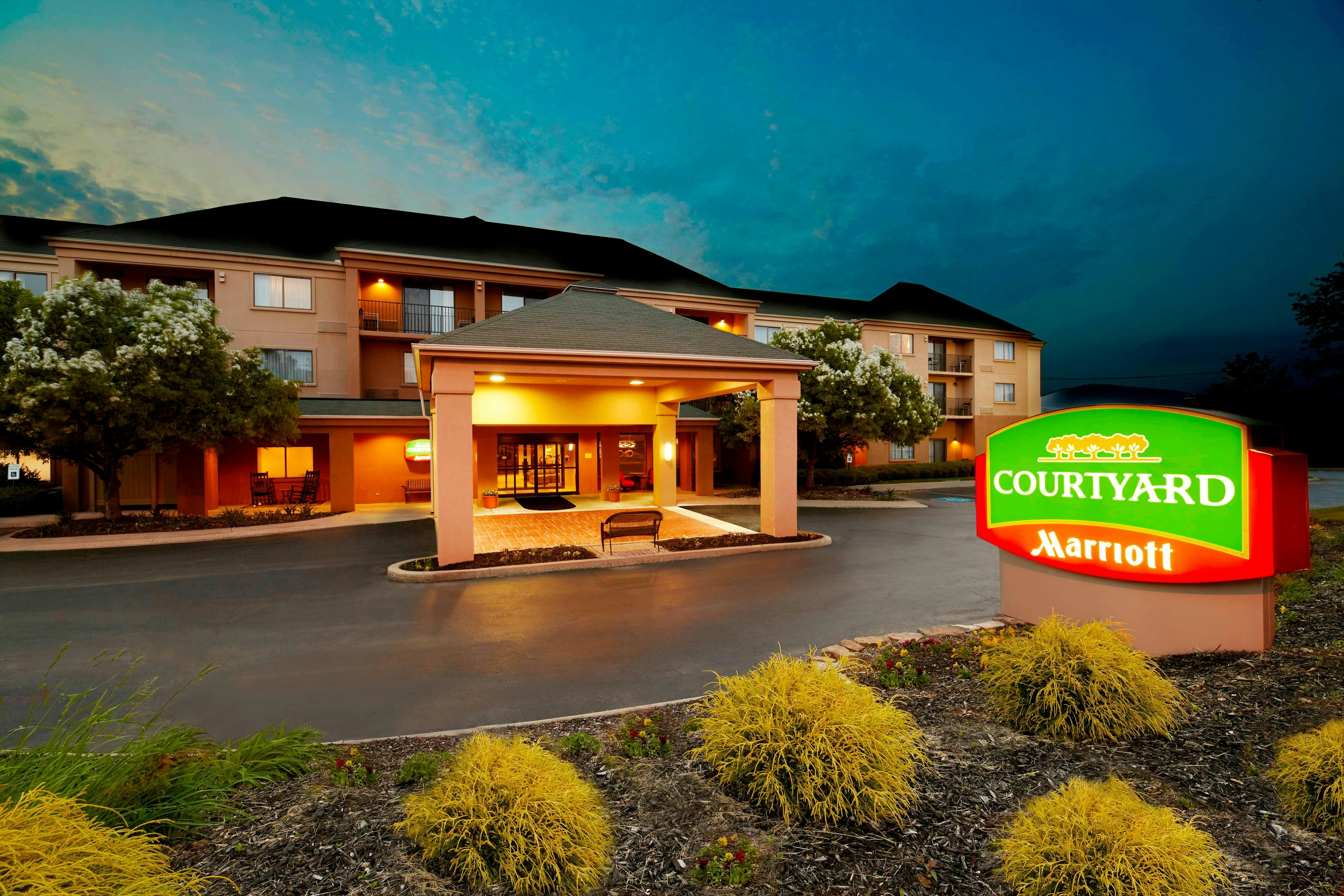 Courtyard By Marriott State College 2/39