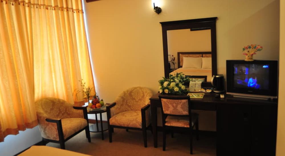 Dong Kinh Hotel 39/49