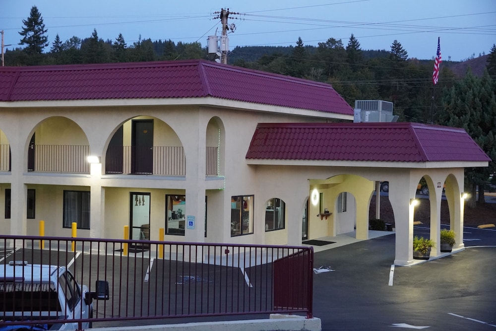 Timberland Inn & Suites 2/63