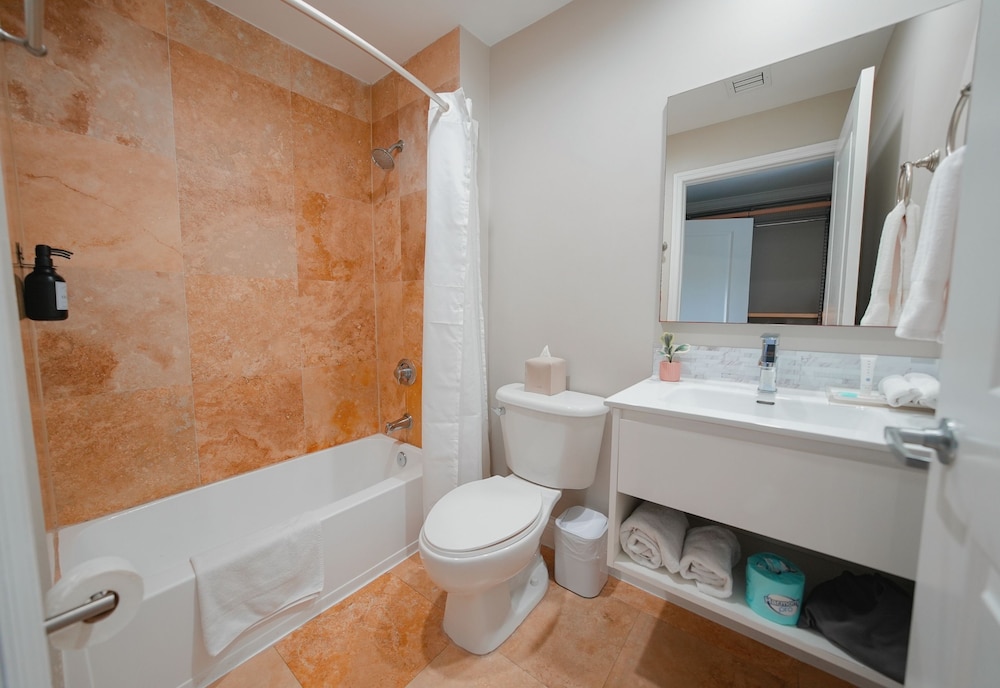 Nuvo Suites Hotel - Miami / Doral 49/50